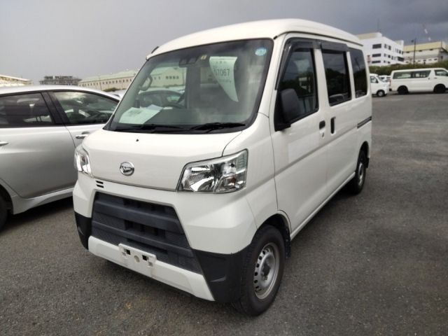 7067 Daihatsu Hijet van S321V 2018 г. (LUM Kobe Nyusatsu)